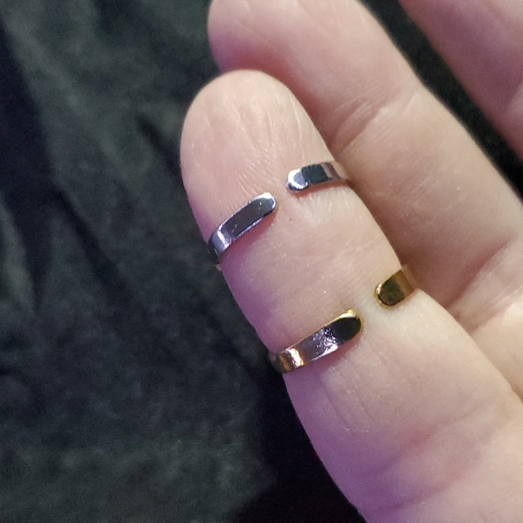 Silver and Gold Toe Rings - Picture 3 of 3